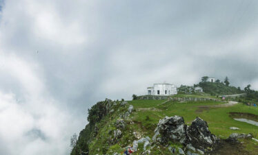 george everest trek mussoorie